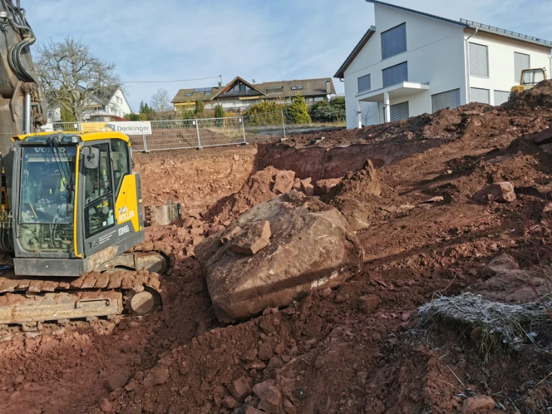 Didyma Naturstein Findling in der Baugrube