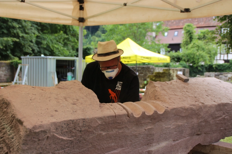 Skulptur Seitenwende - Steinmetz und Bildhauer Reiser